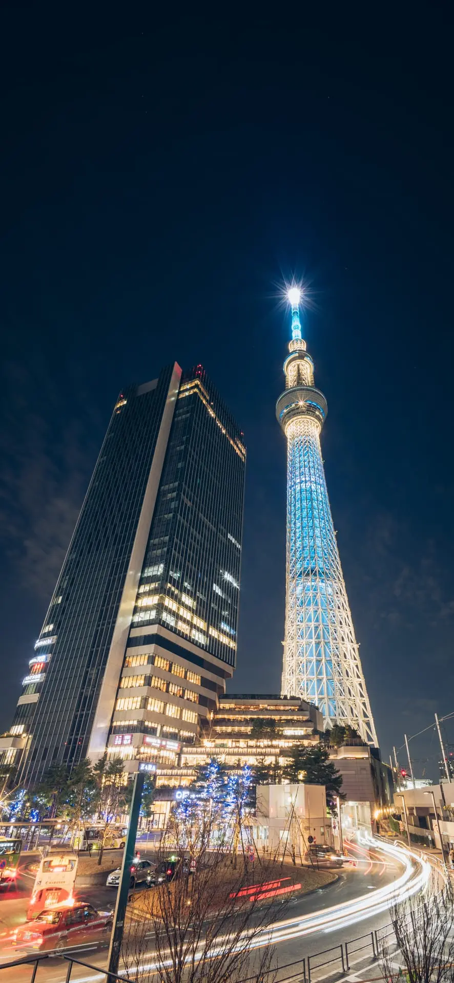 燈光璀璨的東京晴空塔