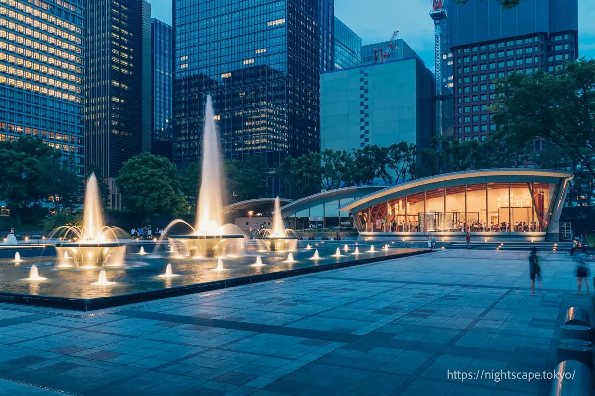 Wadakura Fountain Park at dusk