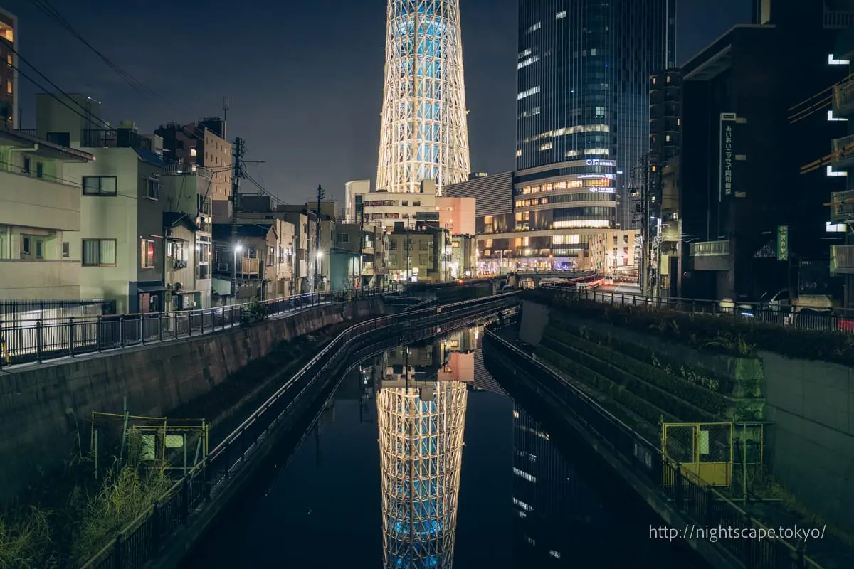 倒影美麗的西十間橋