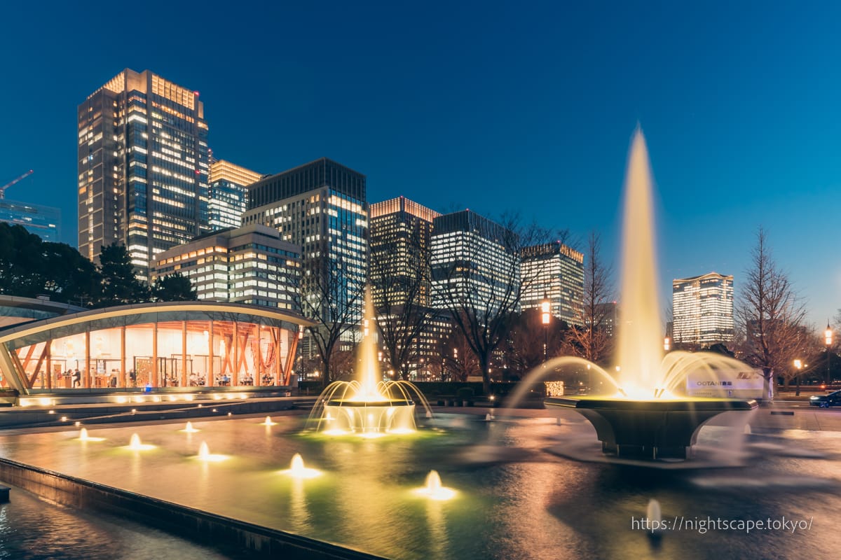 Night view of Wadakura Fountain Park