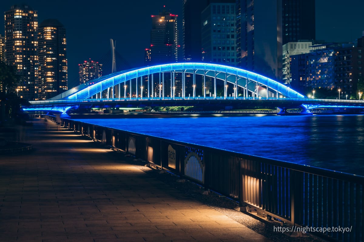 永代橋の外観