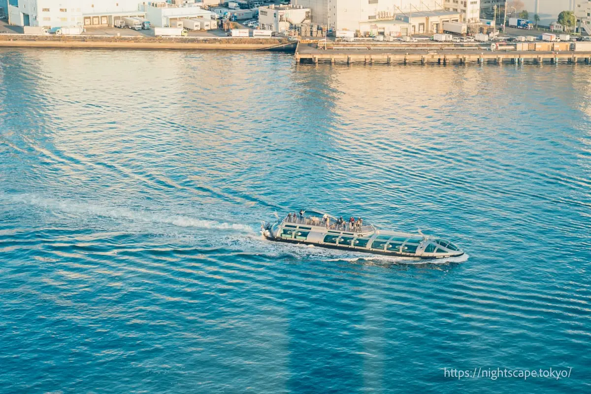 Cruise boats traveling along the Sumida River