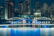 燈光照亮的築地大橋・勝鬨橋