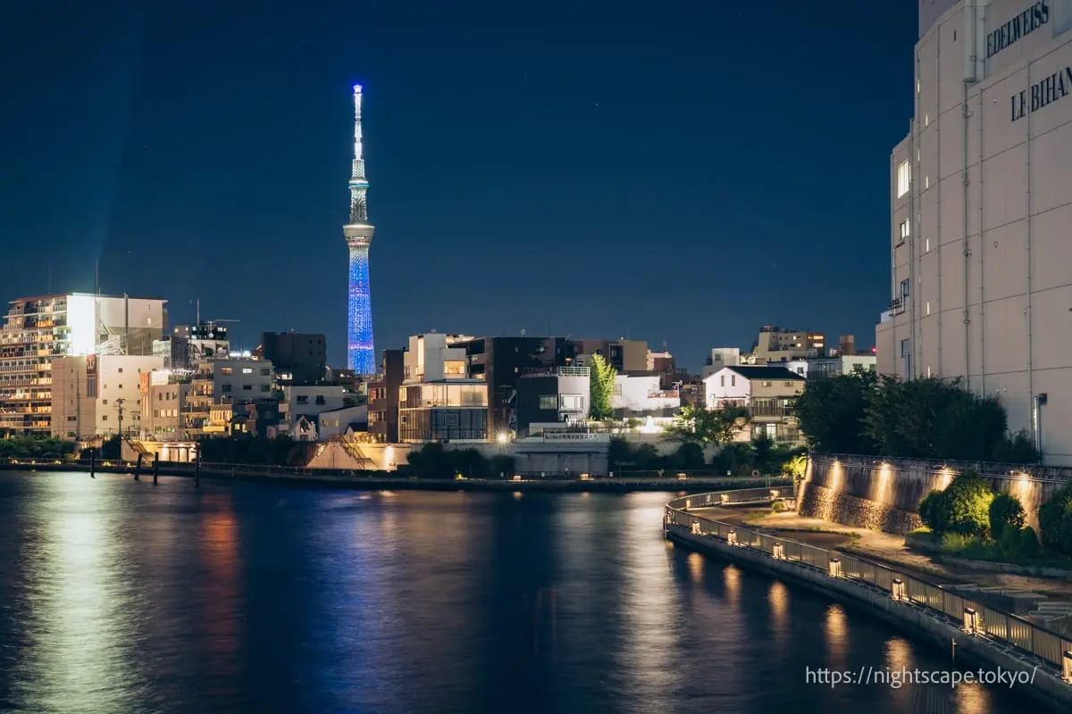 Tokyo Skytree viewed from Kiyosu Bridge