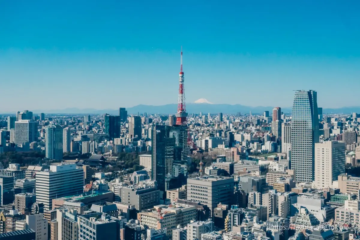 清晨的東京鐵塔與富士山景色