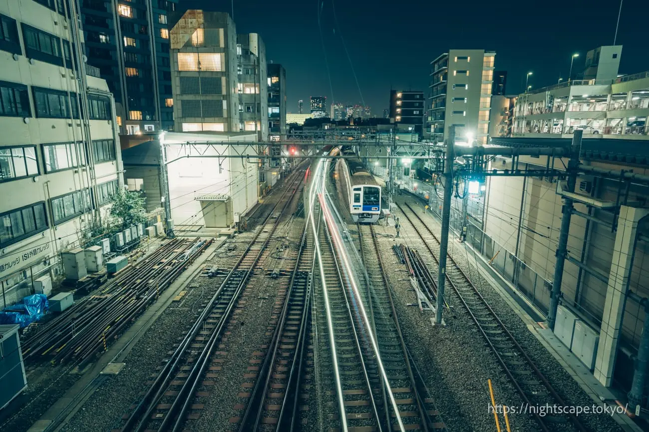 從鑽石甲板眺望西武線電車景色