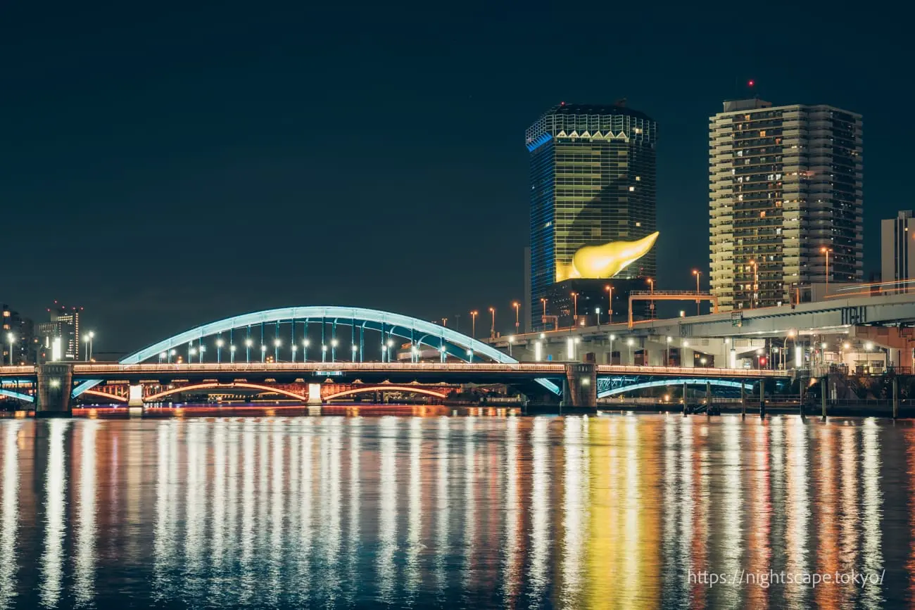 Komagata Bridge and Asahi Beer headquarters building