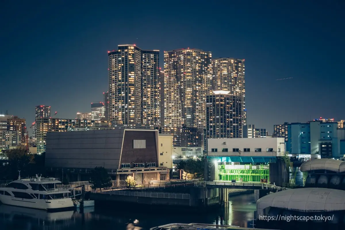 月岛地区的高层建筑群