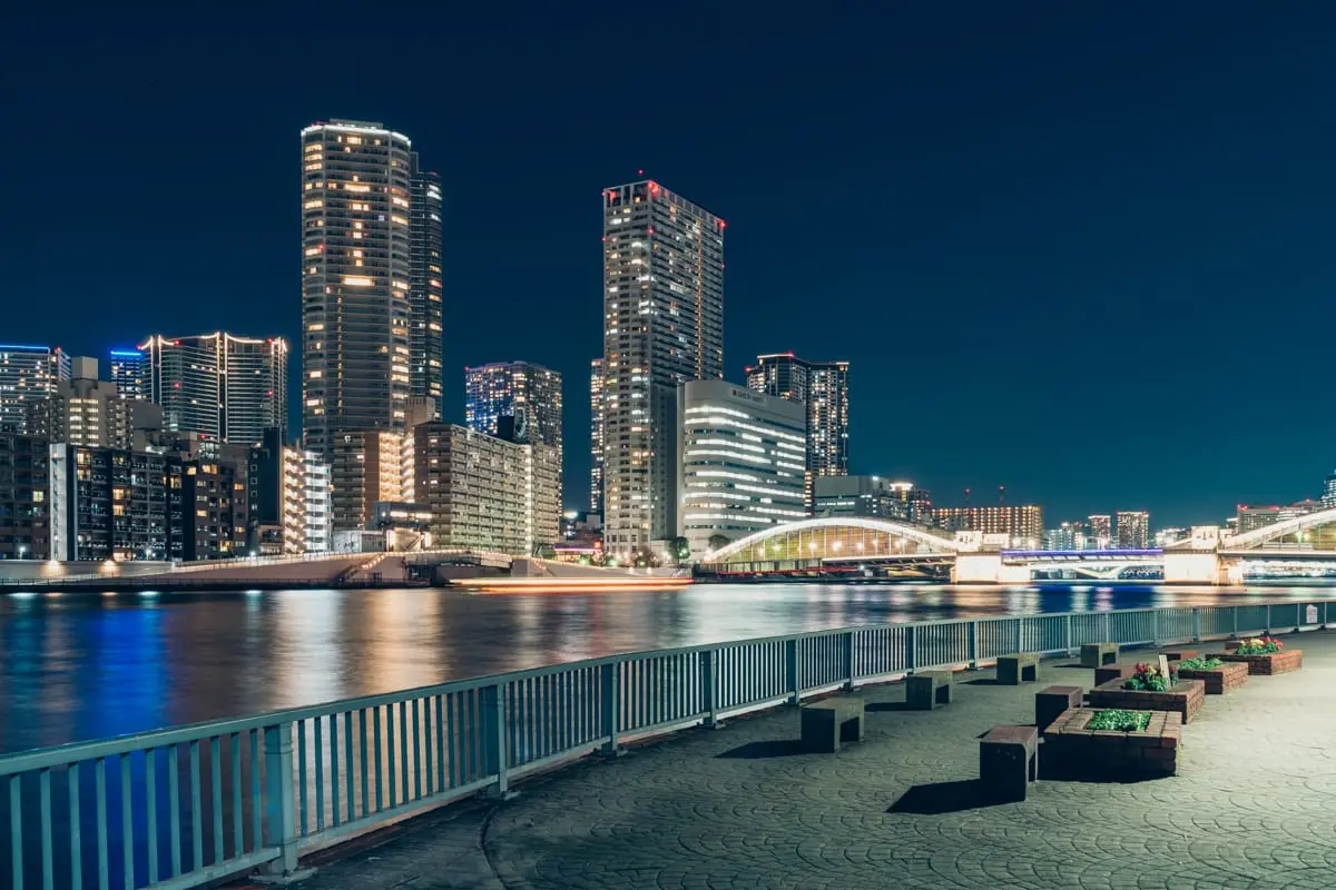 Night view from Akashicho Riverside Park (towards Kachidoki Bridge)