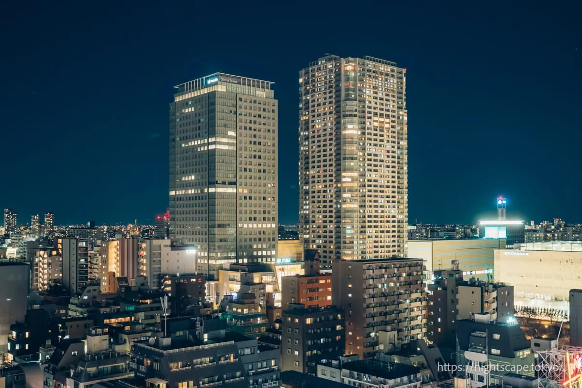 從阿爾卡套件錦糸町屋頂展望樓層眺望高層建築群