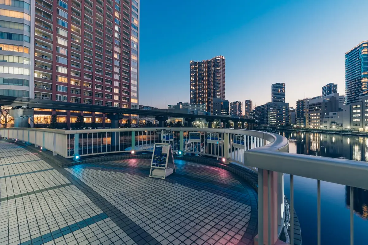 Nagisa Bridge atmosphere