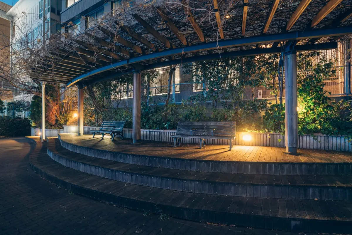 Benches along the promenade near Nagisa Bridge