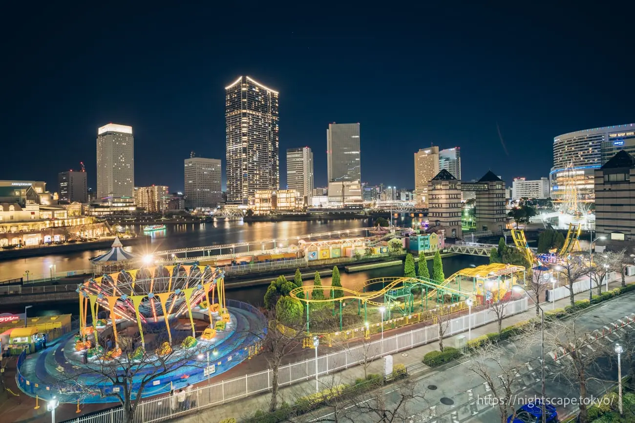 从皇后广场眺望汽车道·北仲通方向的夜景