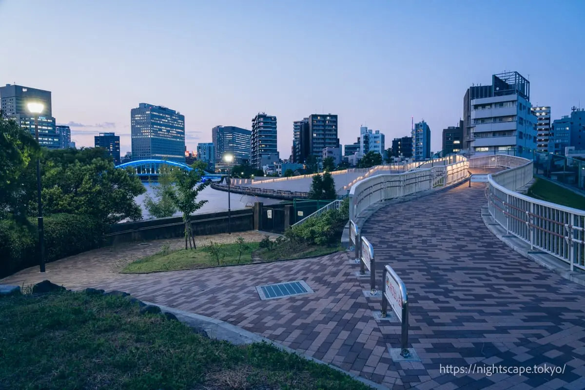 Etchujima Park atmosphere