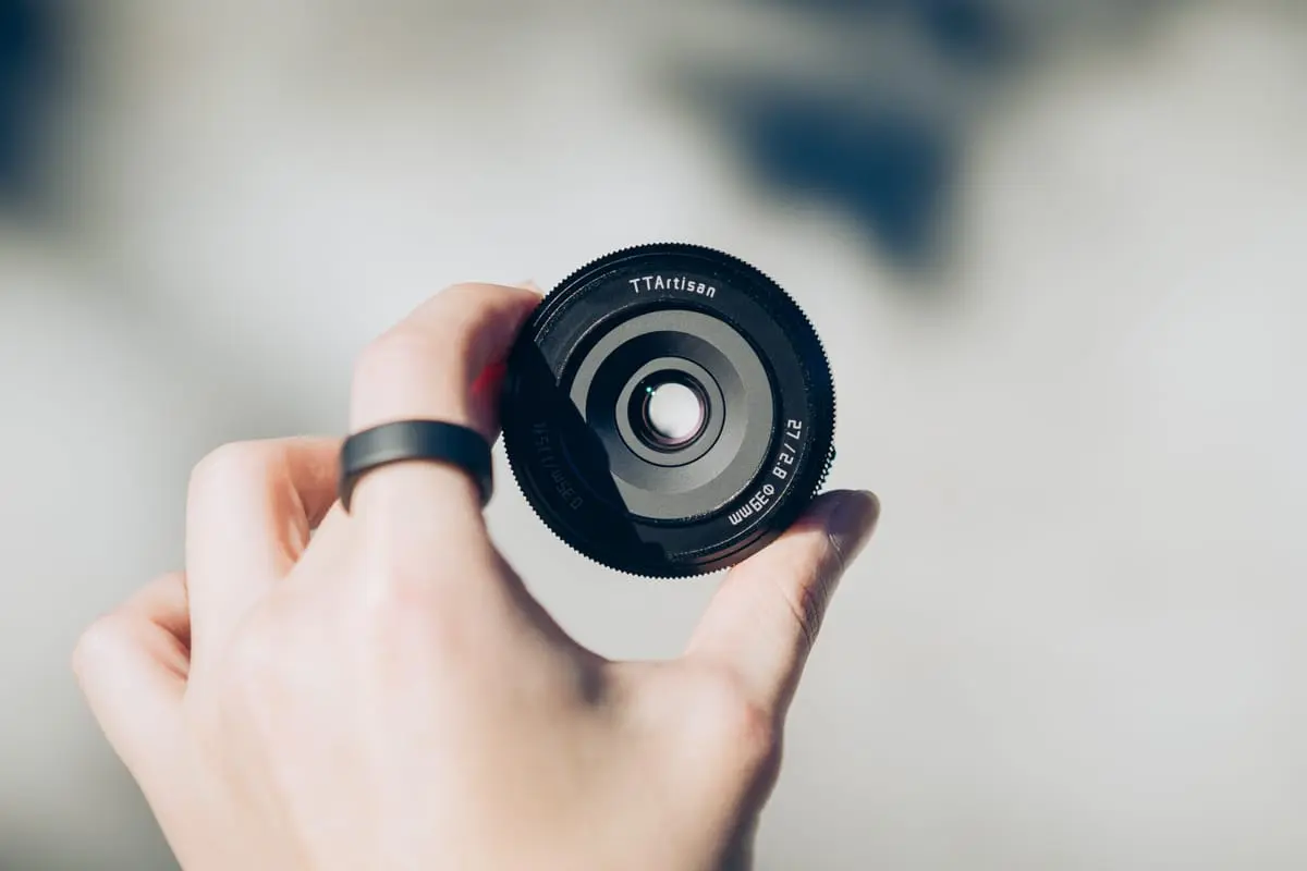 軽量で味のある写真が撮れる単焦点レンズ。TTArtisan AF 27mm f/2.8 Eマウント レビュー