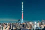 燈光照耀的東京晴空塔