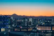 黃昏時分的富士山