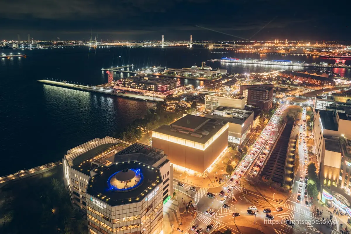 横浜ベイブリッジ周辺の夜景