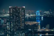 라이트업된 레인보우 브리지